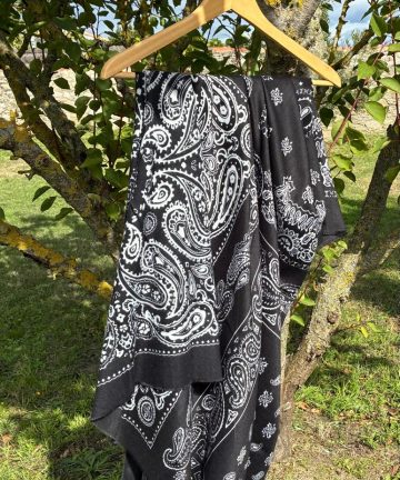 Grand foulard tout doux noir