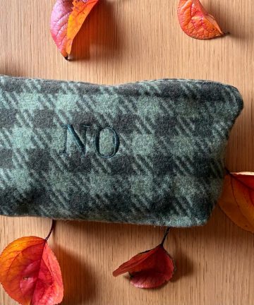 Pochette en laine “Pied de coq” verte